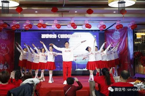 一家人手语舞视频,一家人的温暖手语舞演绎