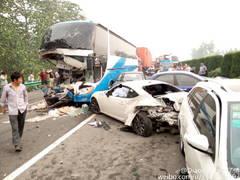 高速车祸视频,行车安全警钟长鸣