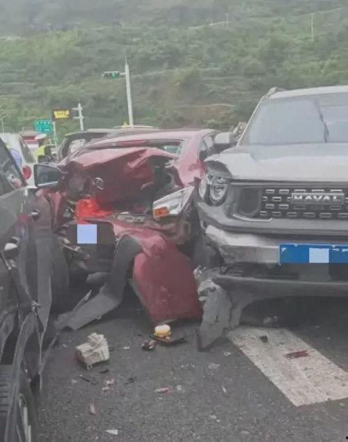 高速车祸视频,行车安全警钟长鸣