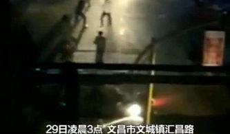 打架视频5人打20多人,一场校园暴力冲突的惊心动魄瞬间
