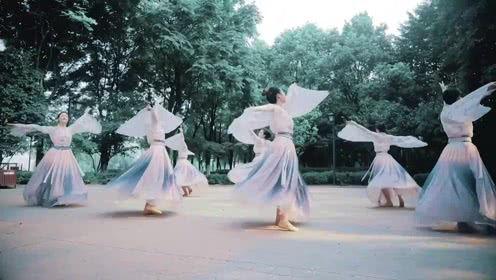 单色舞蹈视频,单色舞蹈视频的视觉盛宴