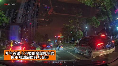 开车在路上的视频