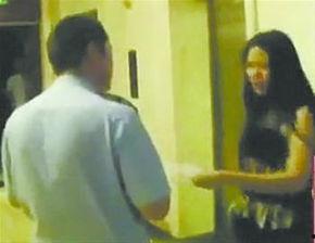 女子尿尿视频,真实尿尿视频引发热议