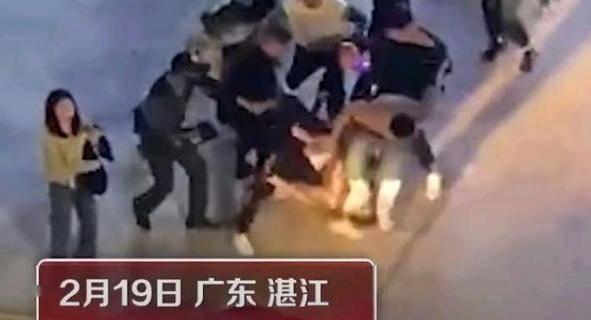 踩人视频,揭秘网络暴力的残酷现实