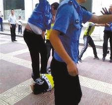 踩人视频,揭秘网络暴力的残酷现实