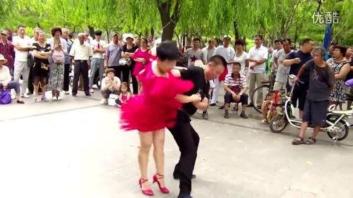 印度双人舞视频,激情四溢的古典风情演绎