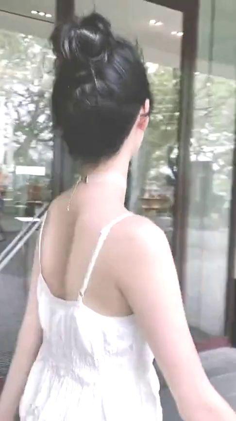 吊带视频,时尚界的新宠儿