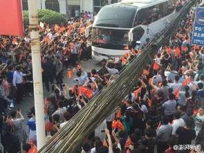 毛坦厂中学送考视频,感人瞬间，见证青春奋斗