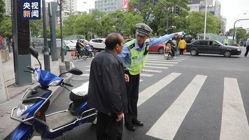 交警视频,交通违法行为瞬间曝光